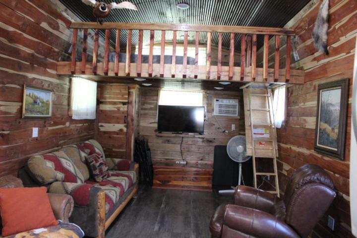 Amish Made Cedar Cabin With A Loft On A Buffalo Farm Close To The Buffalo River Marshall Extérieur photo